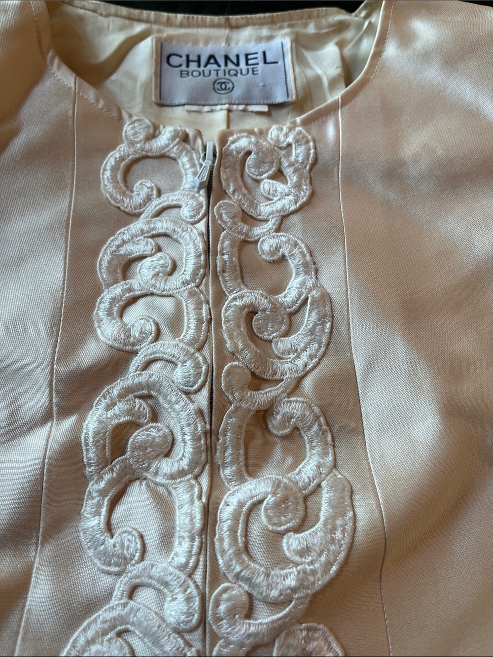 CHANEL Cream Silk Short Sleeve Top with Embroidered Loop Trim - Picture 9 of 16